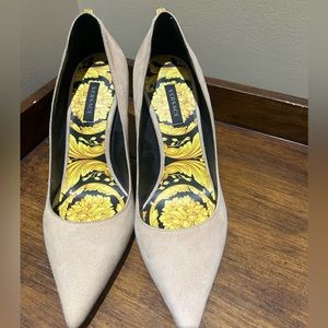 Versace Beige / Blush Tone Pumps